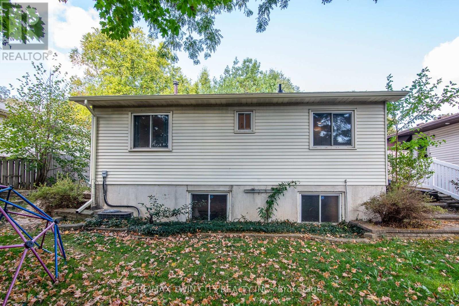 19 Keewatin Avenue, Kitchener, Ontario  N2B 3M1 - Photo 16 - X12465330