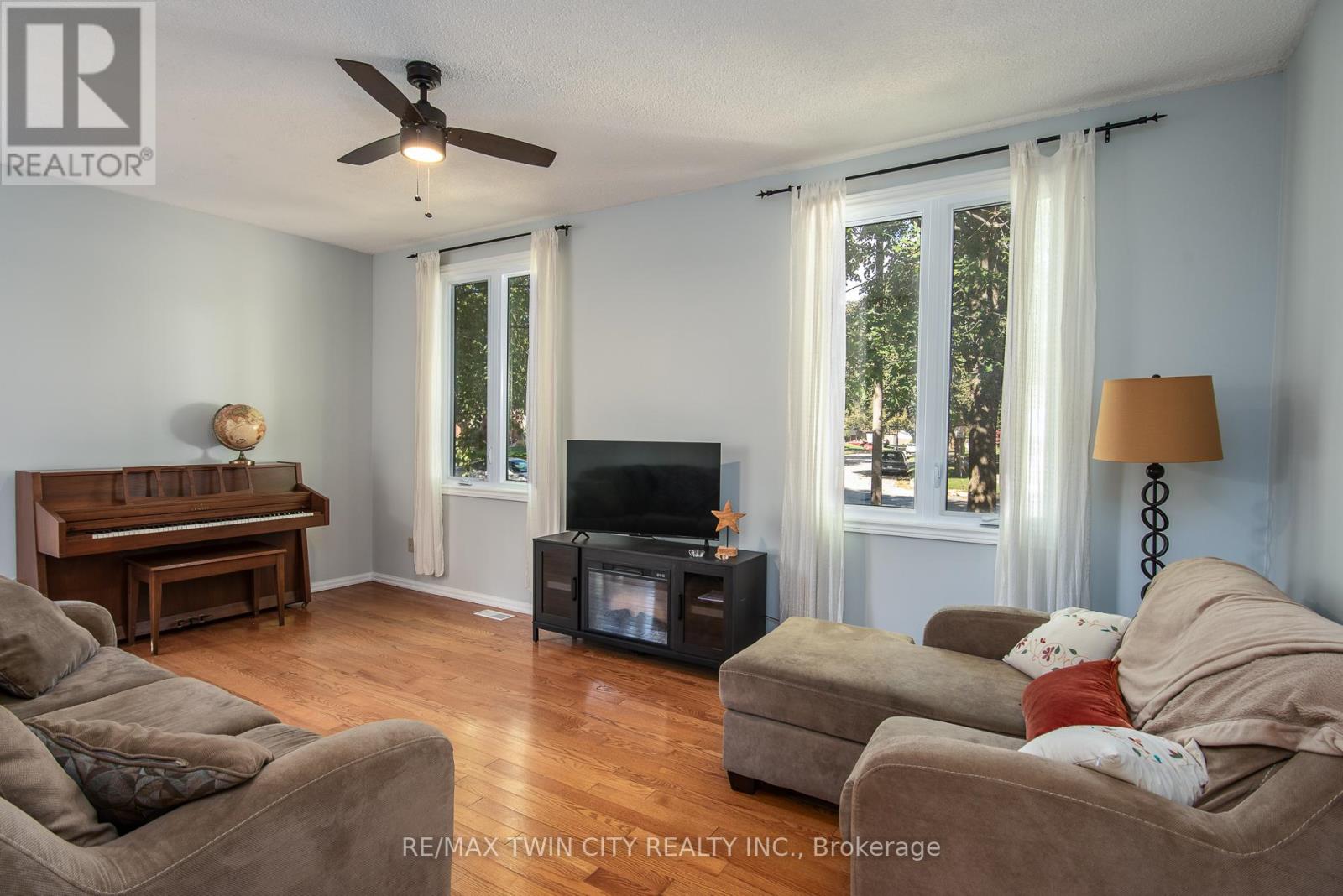 19 Keewatin Avenue, Kitchener, Ontario  N2B 3M1 - Photo 17 - X12465330
