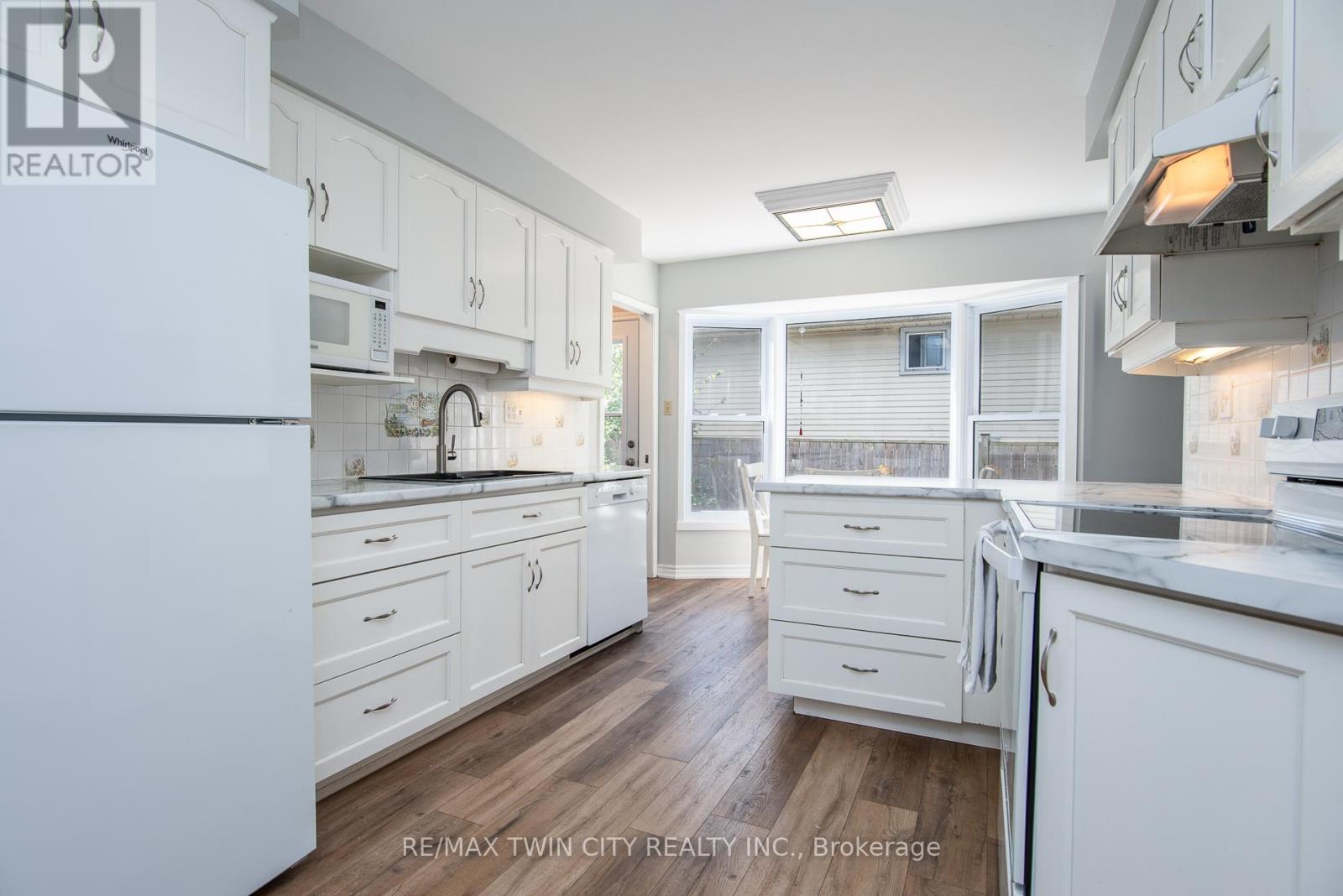 19 Keewatin Avenue, Kitchener, Ontario  N2B 3M1 - Photo 22 - X12465330