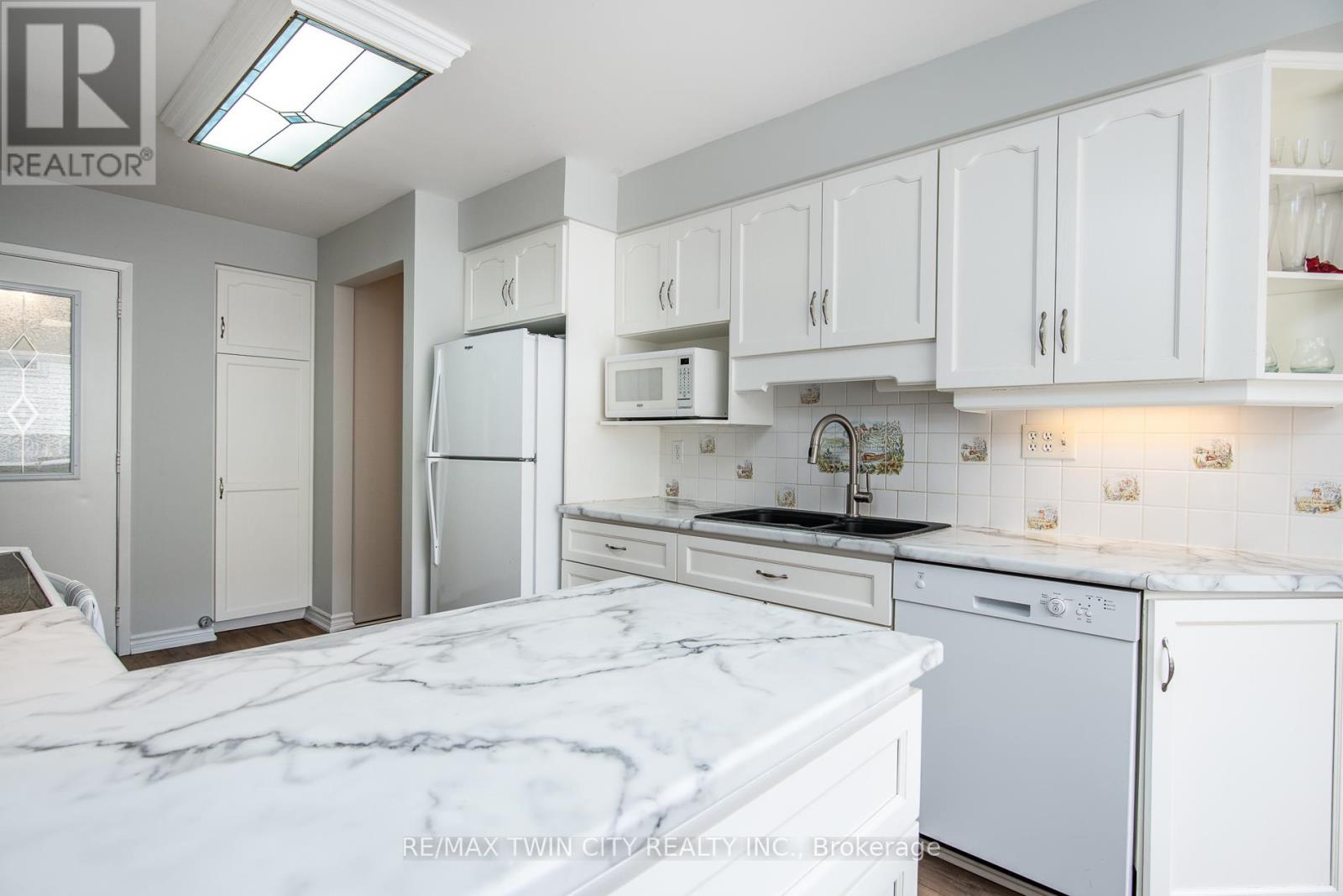 19 Keewatin Avenue, Kitchener, Ontario  N2B 3M1 - Photo 26 - X12465330