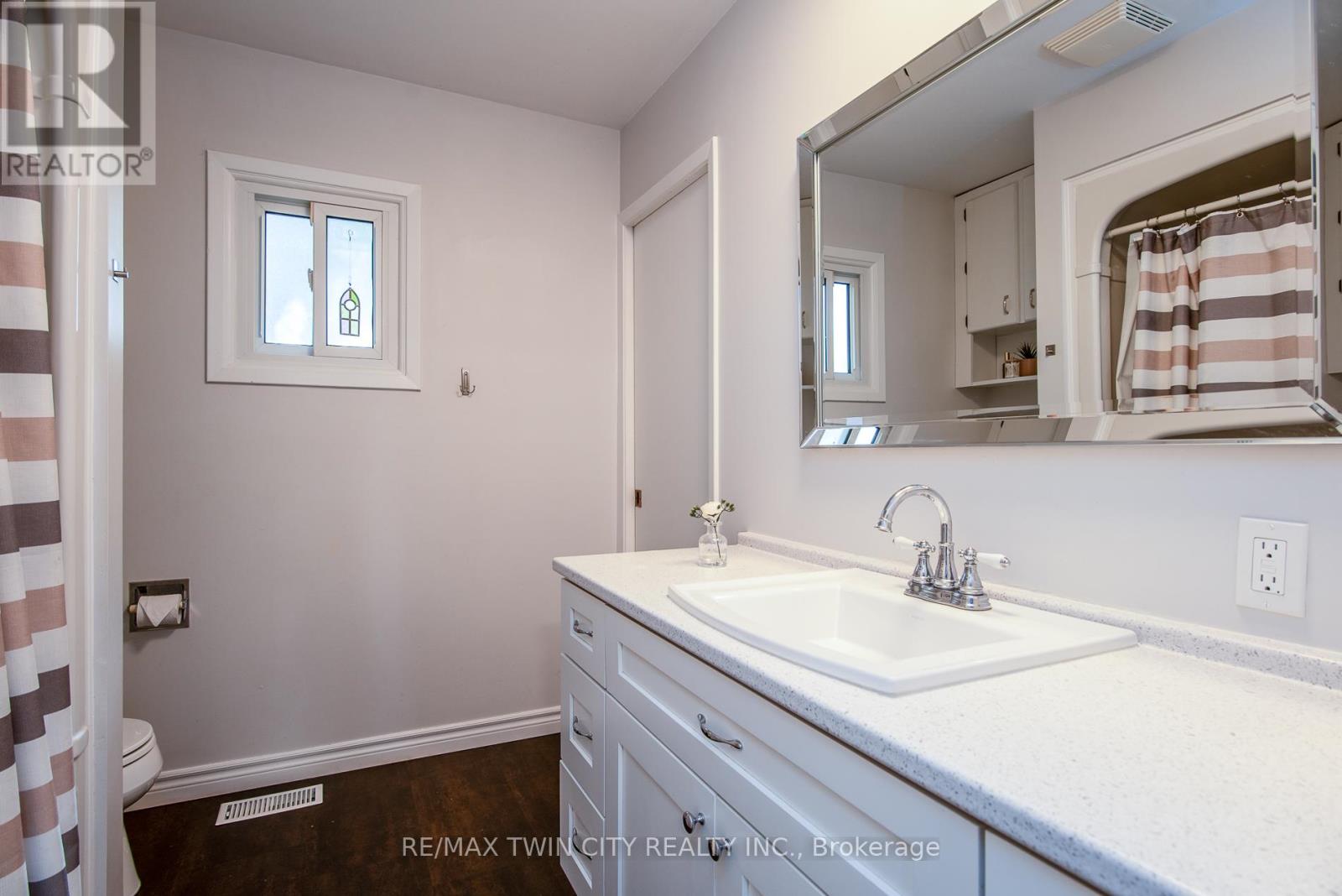 19 Keewatin Avenue, Kitchener, Ontario  N2B 3M1 - Photo 37 - X12465330