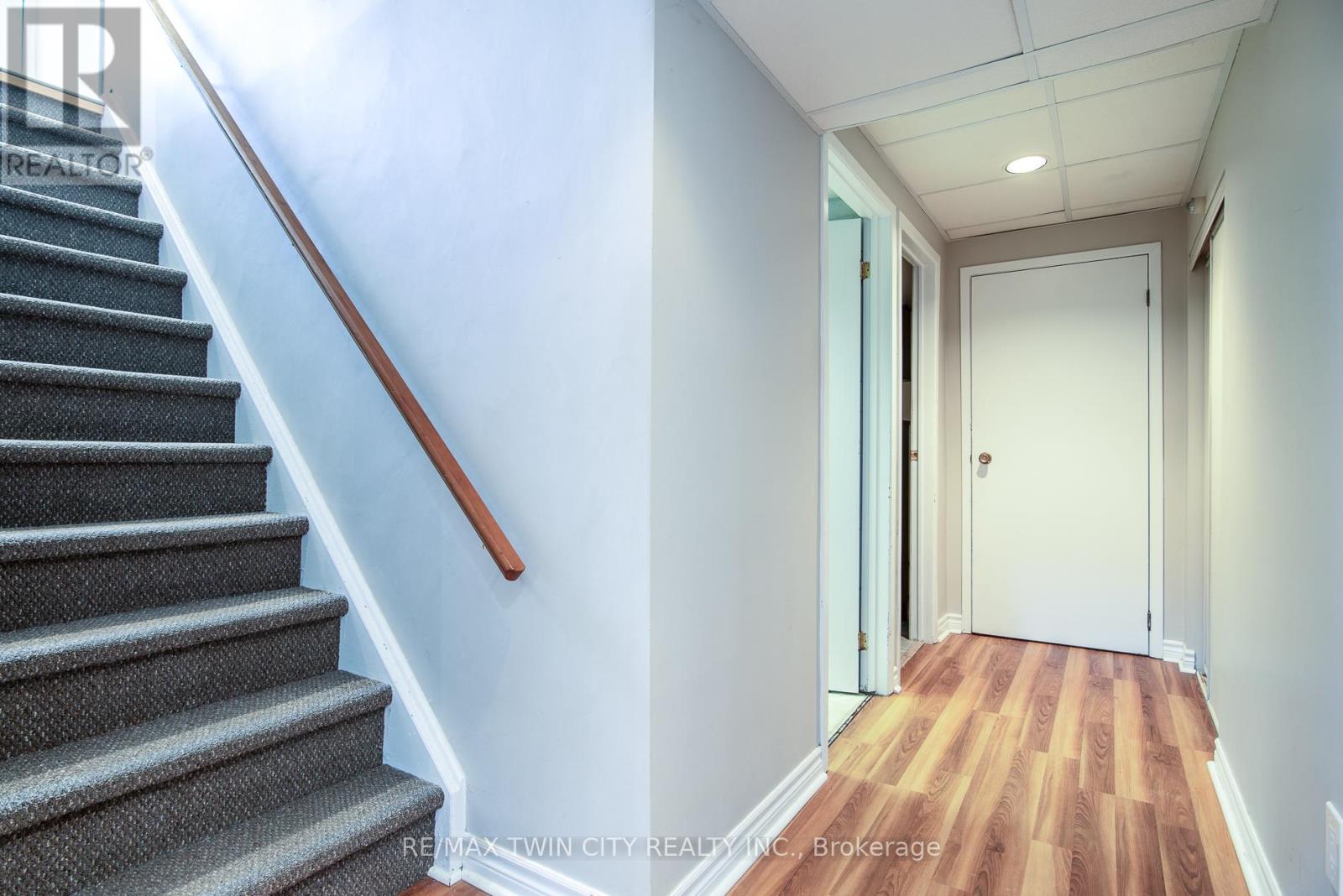 19 Keewatin Avenue, Kitchener, Ontario  N2B 3M1 - Photo 38 - X12465330