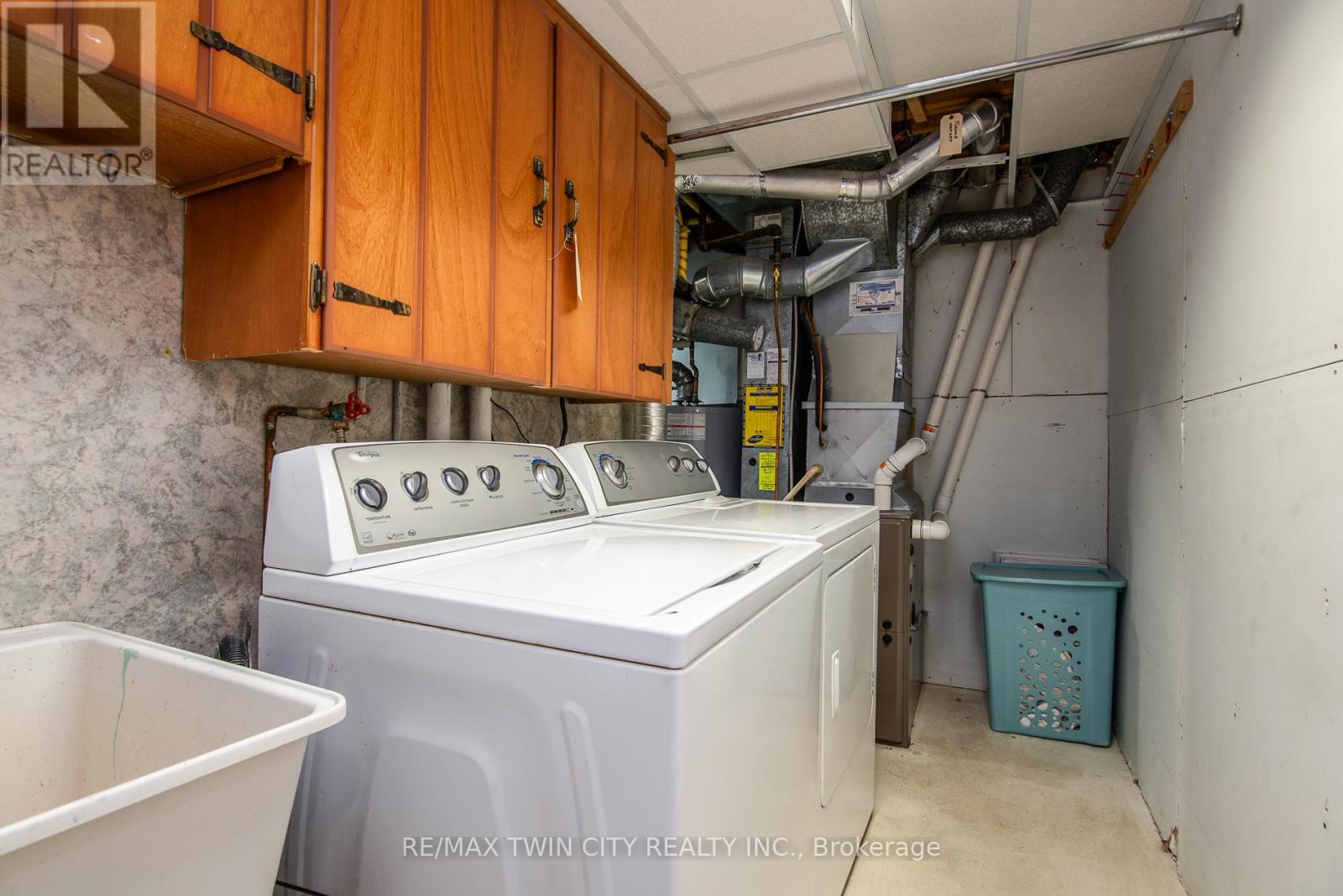 19 Keewatin Avenue, Kitchener, Ontario  N2B 3M1 - Photo 46 - X12465330