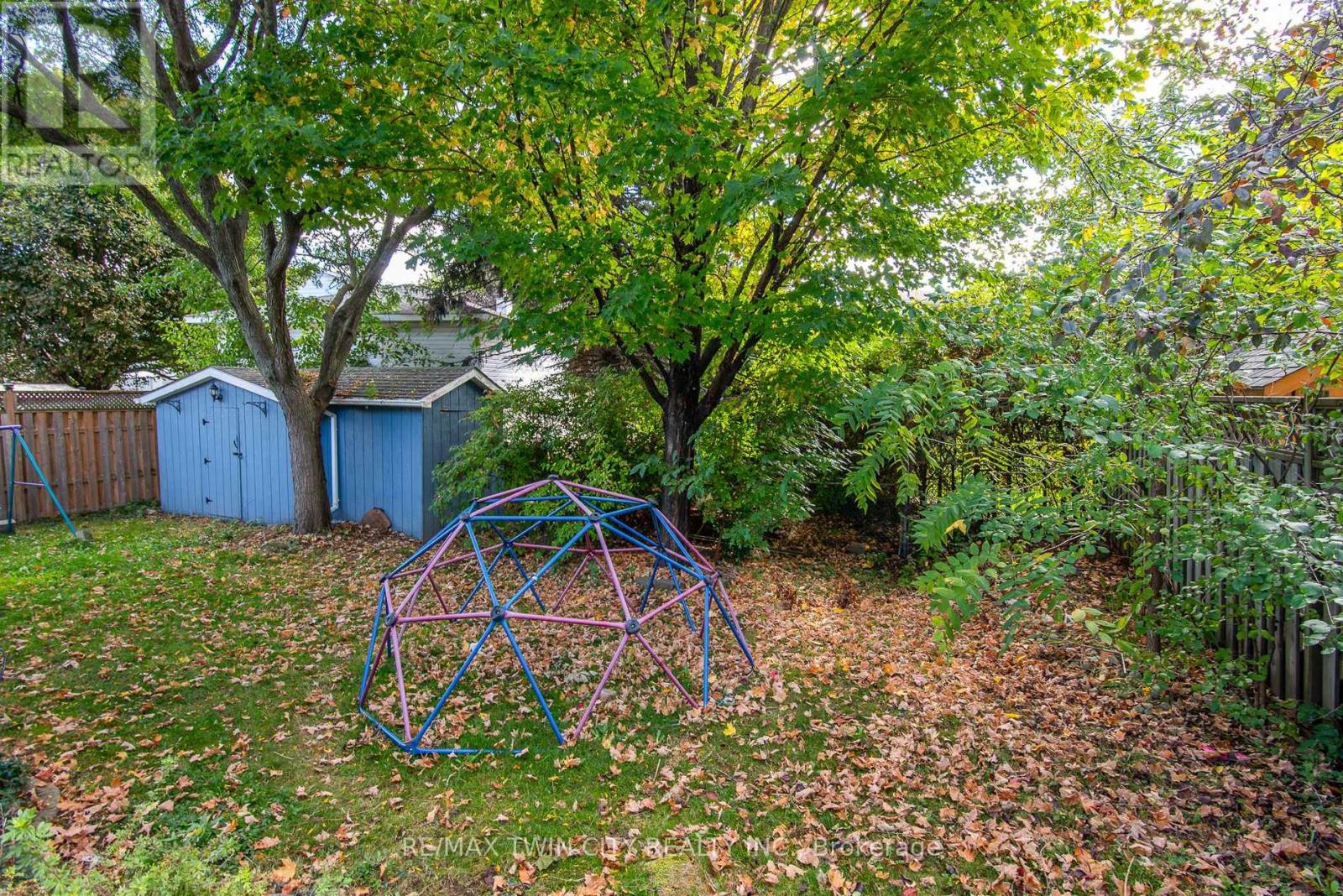 19 Keewatin Avenue, Kitchener, Ontario  N2B 3M1 - Photo 9 - X12465330