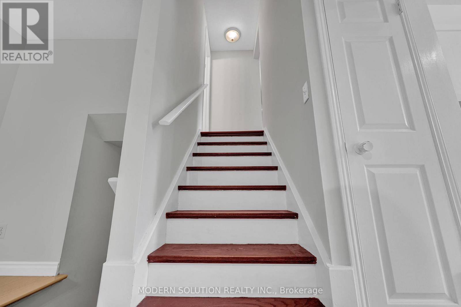 370a Churchill Court, Waterloo, Ontario  N2L 6B4 - Photo 13 - X12465354