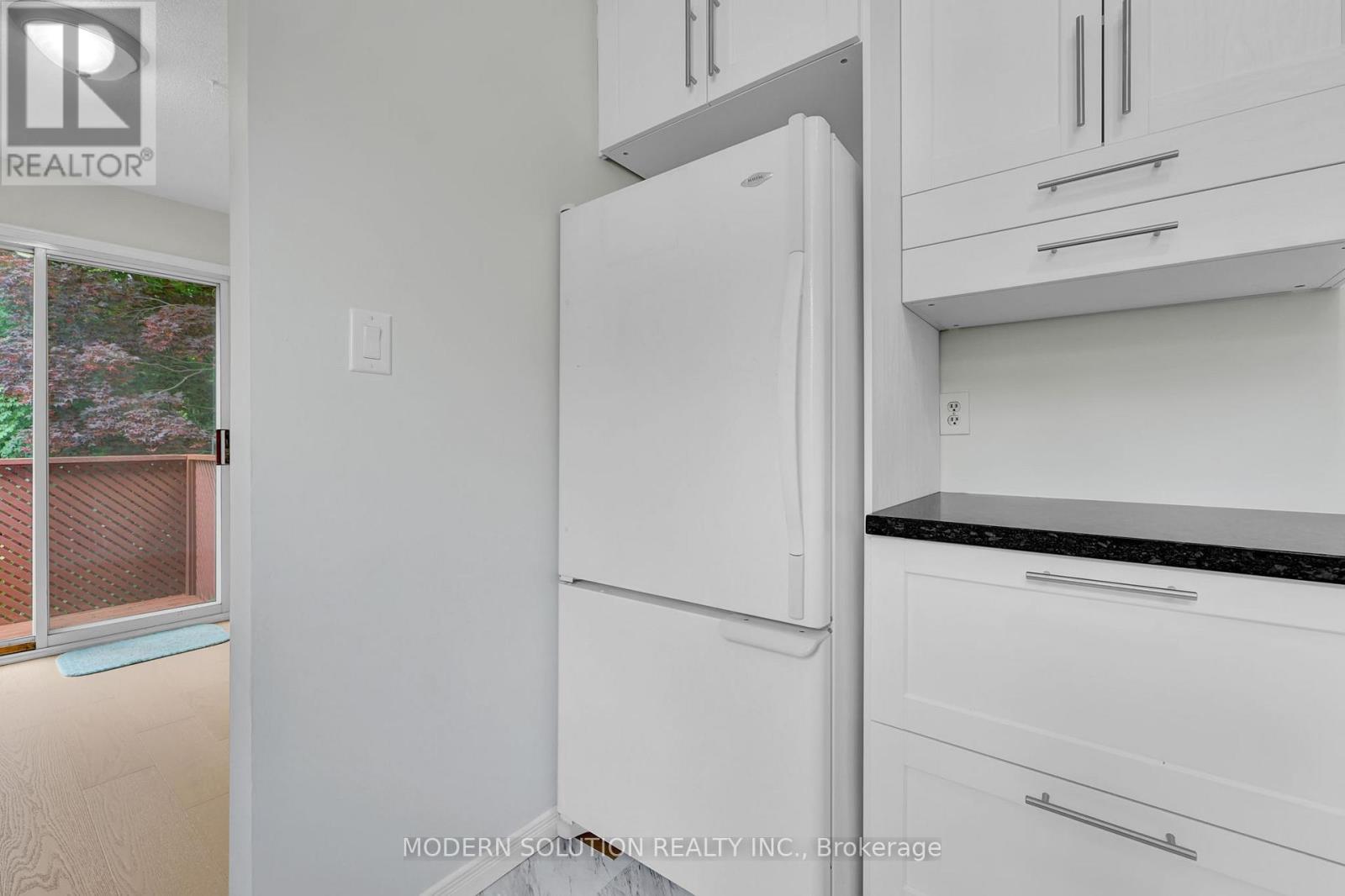 370a Churchill Court, Waterloo, Ontario  N2L 6B4 - Photo 34 - X12465354