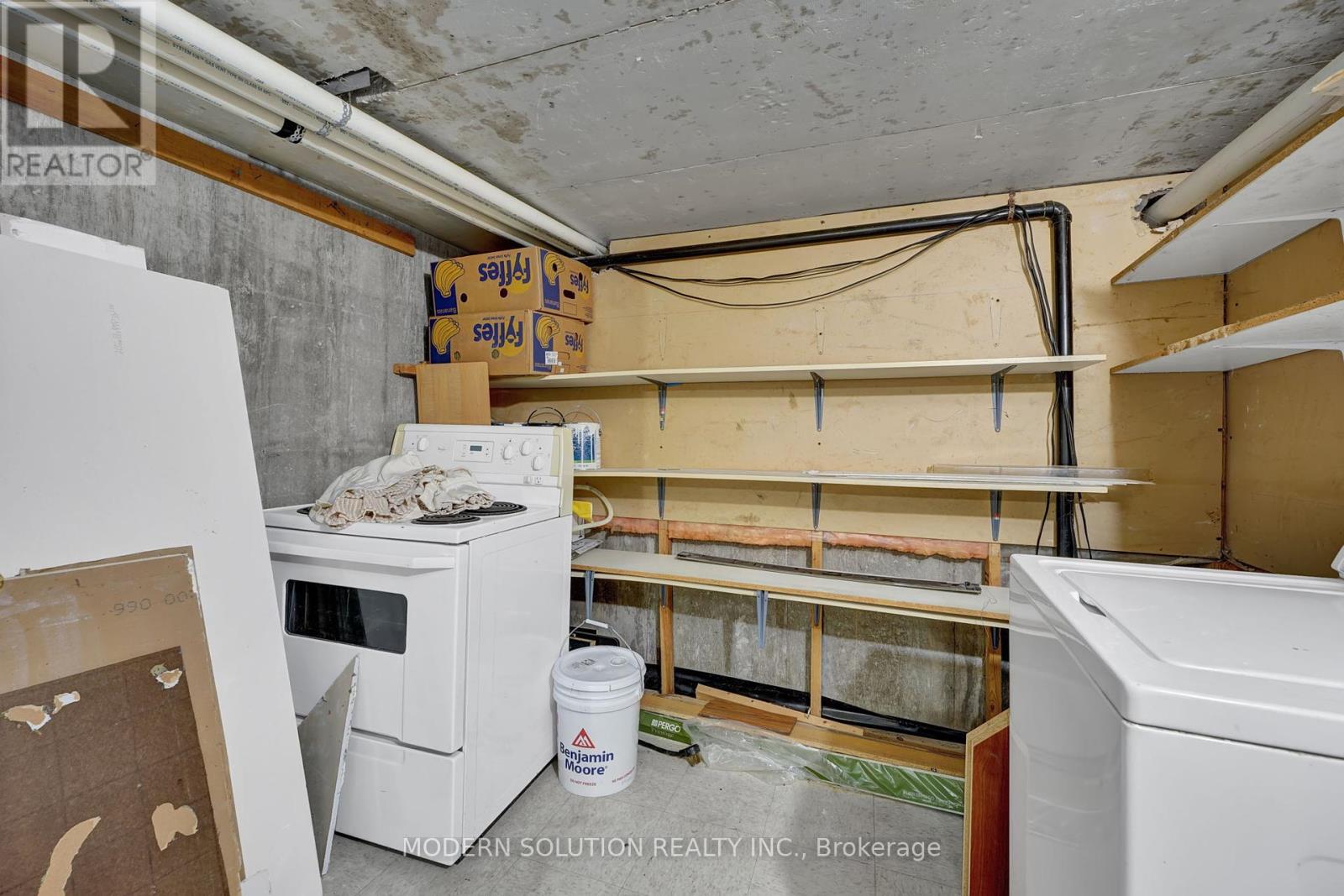 370a Churchill Court, Waterloo, Ontario  N2L 6B4 - Photo 36 - X12465354