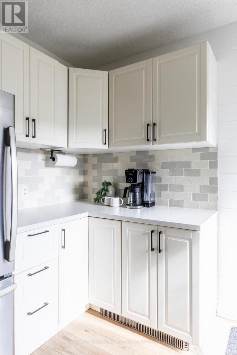 380 Beach Road, Hamilton, Ontario  L8H 3K5 - Photo 19 - X12465358