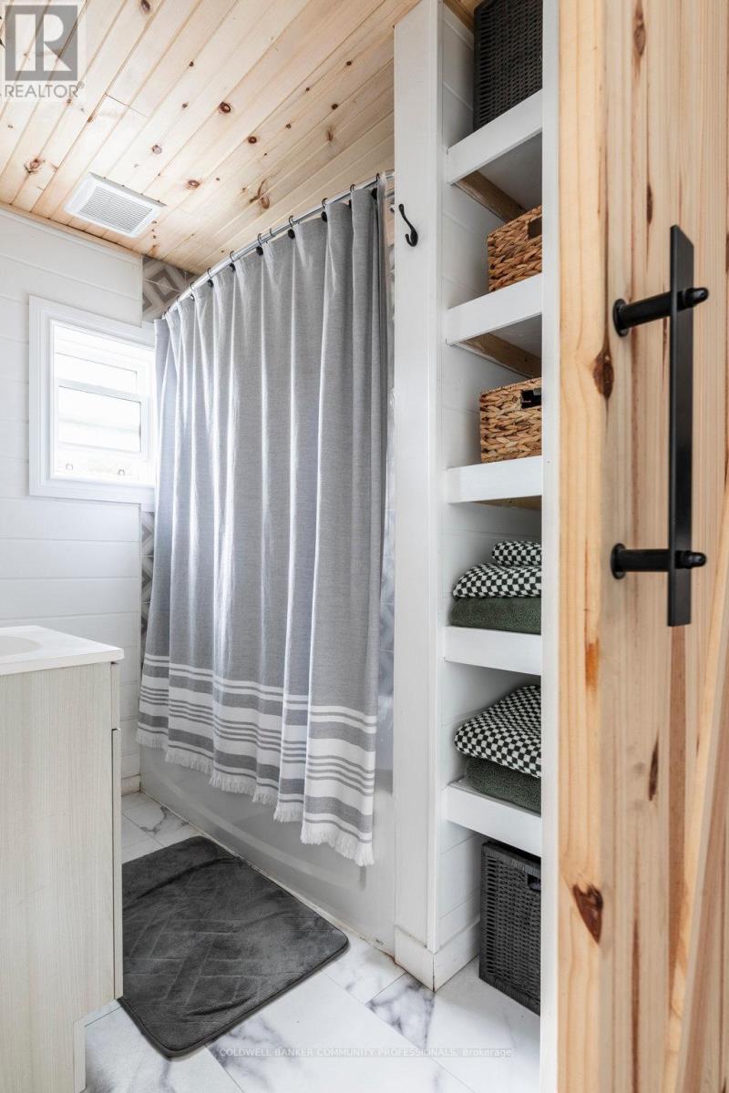 380 Beach Road, Hamilton, Ontario  L8H 3K5 - Photo 38 - X12465358