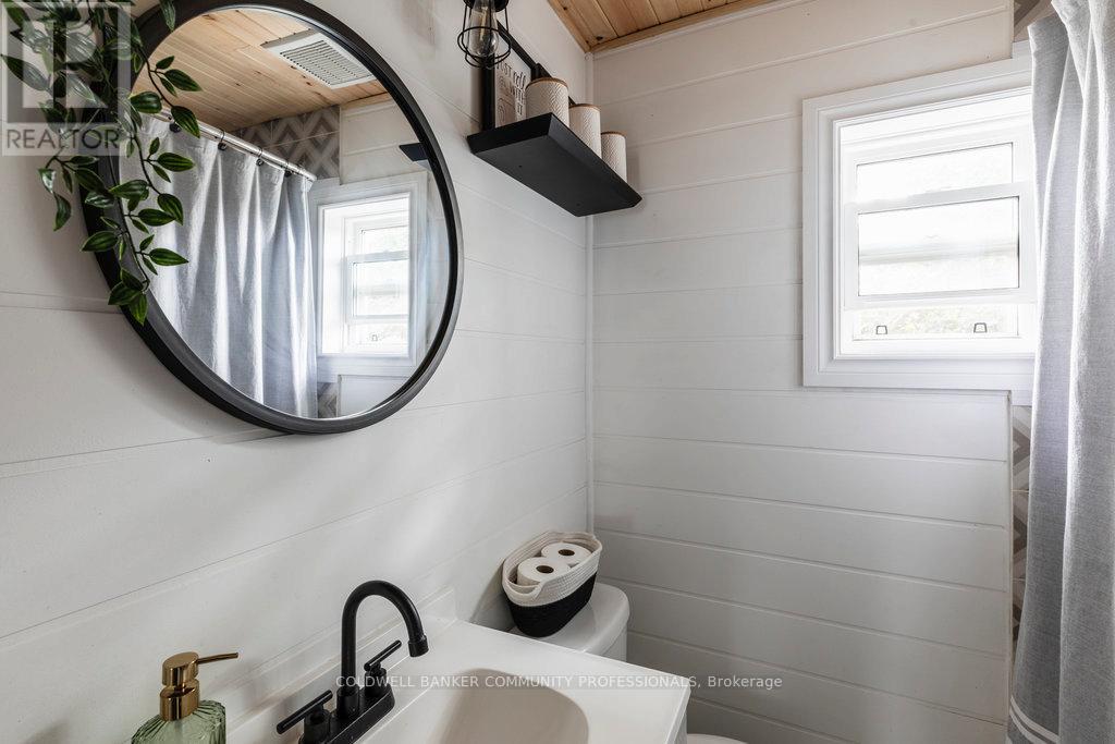 380 Beach Road, Hamilton, Ontario  L8H 3K5 - Photo 41 - X12465358