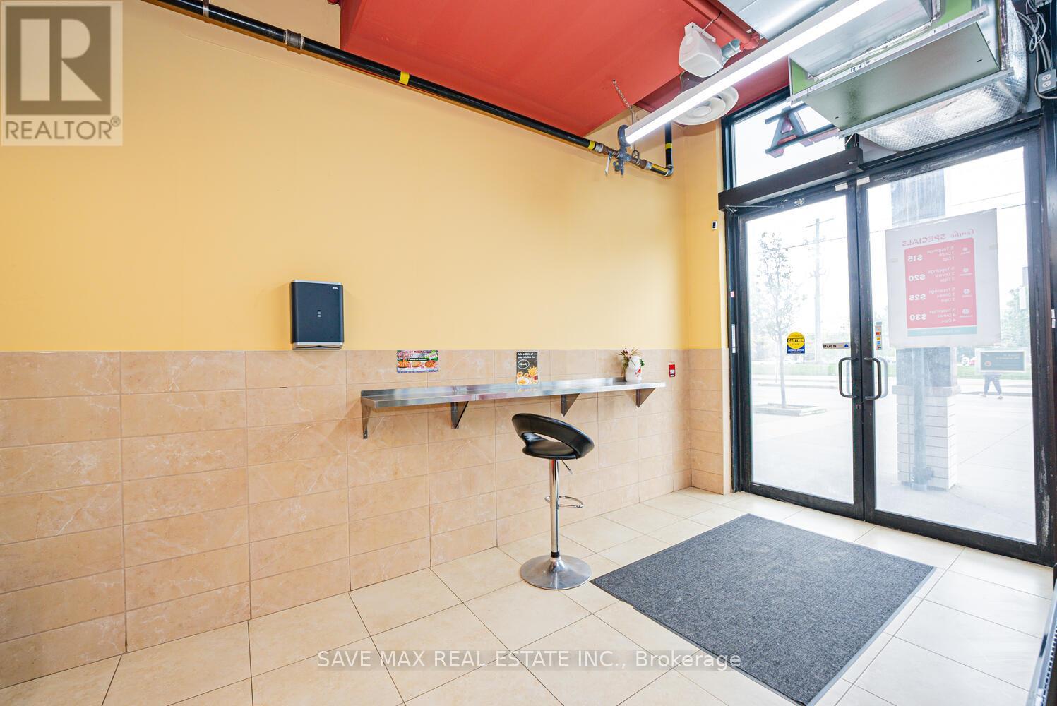 4 - 330 Philip Street W, Waterloo, Ontario  N2L 3W9 - Photo 12 - X12465374