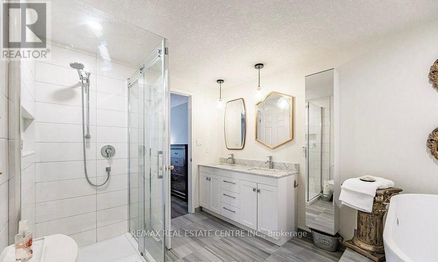 85 Bankside Drive, Kitchener, Ontario  N2N 3M4 - Photo 12 - X12465396