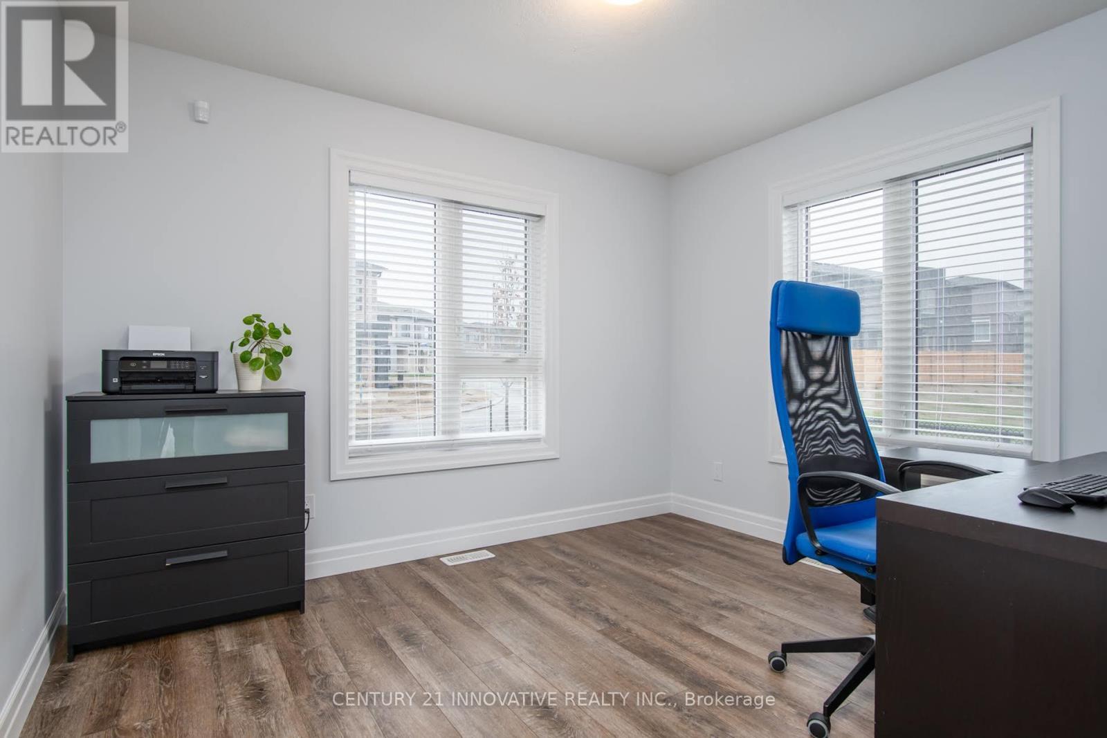 92 Pony Way, Kitchener, Ontario  N2R 0R8 - Photo 18 - X12465444