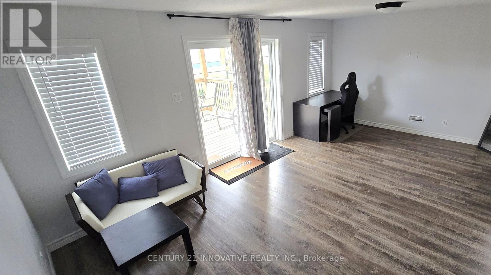 92 Pony Way, Kitchener, Ontario  N2R 0R8 - Photo 21 - X12465444