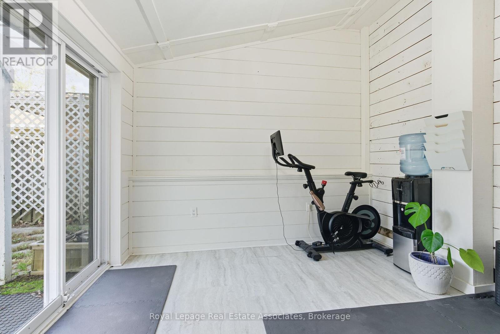 3 Shaw Avenue E, Cambridge, Ontario  N3C 1E7 - Photo 20 - X12465466