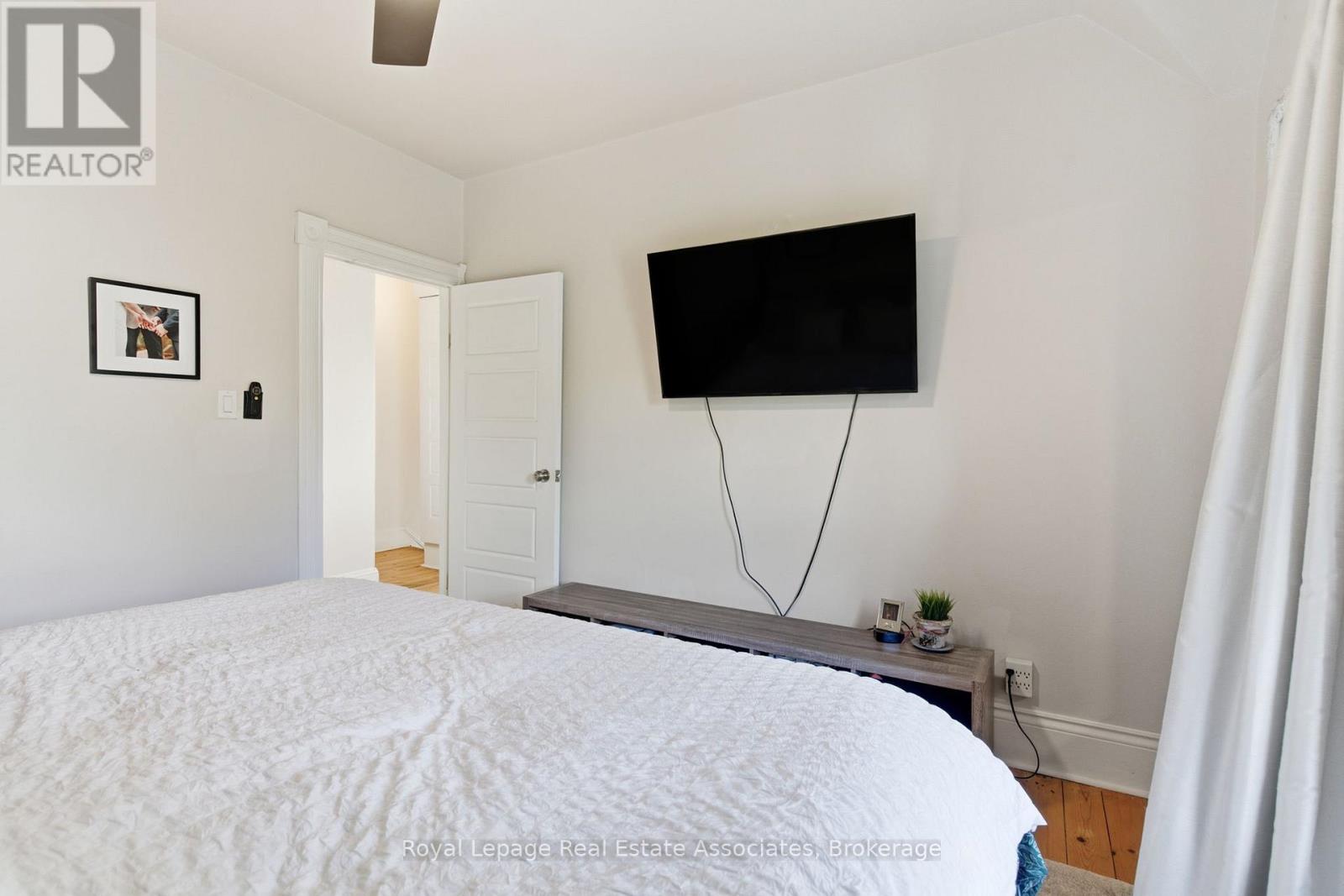 3 Shaw Avenue E, Cambridge, Ontario  N3C 1E7 - Photo 25 - X12465466