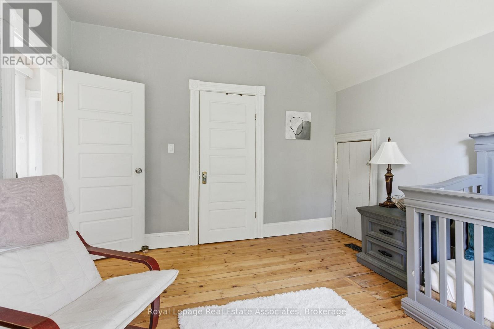 3 Shaw Avenue E, Cambridge, Ontario  N3C 1E7 - Photo 27 - X12465466