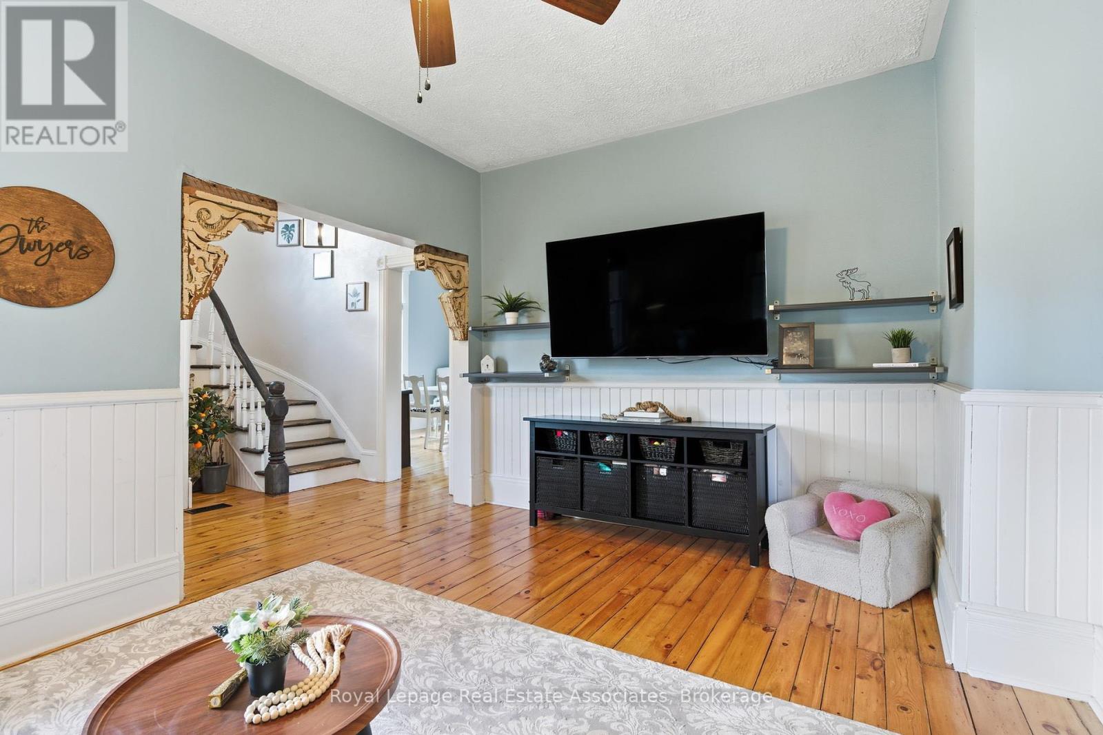 3 Shaw Avenue E, Cambridge, Ontario  N3C 1E7 - Photo 7 - X12465466