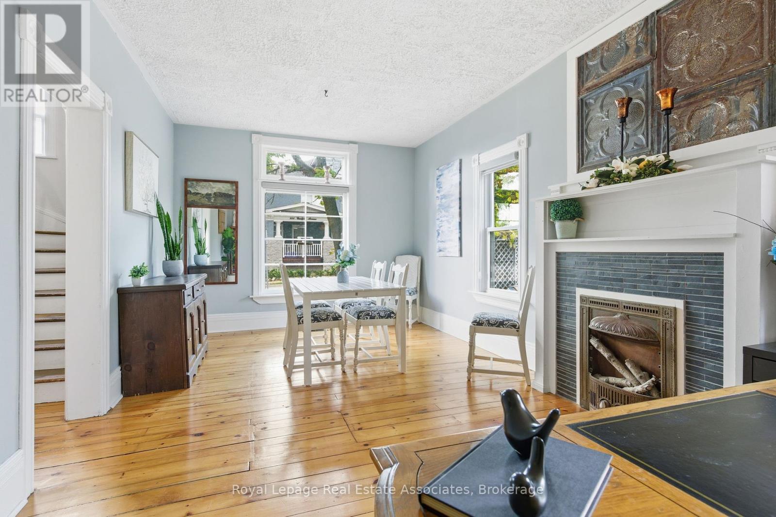 3 Shaw Avenue E, Cambridge, Ontario  N3C 1E7 - Photo 8 - X12465466