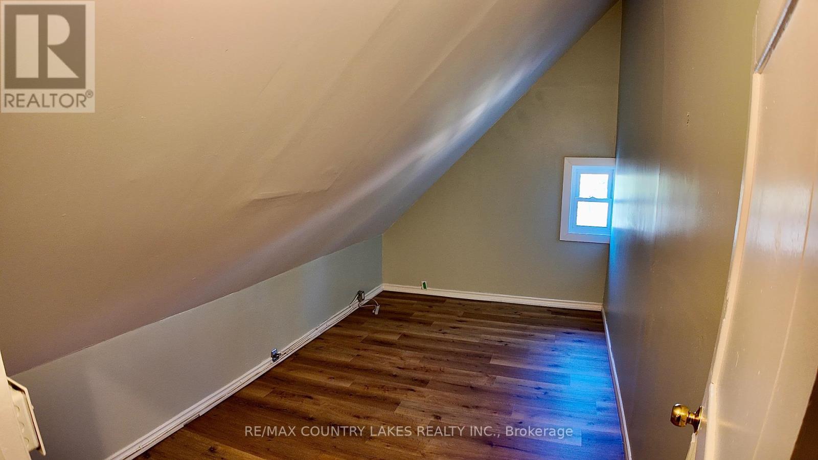 7 Melbourne Street E, Kawartha Lakes, Ontario  K9V 1X2 - Photo 31 - X12465470