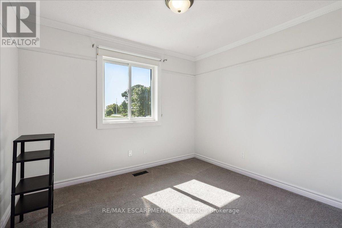6550 Sinclairville Road, Hamilton, Ontario  N0A 1R0 - Photo 14 - X12465481