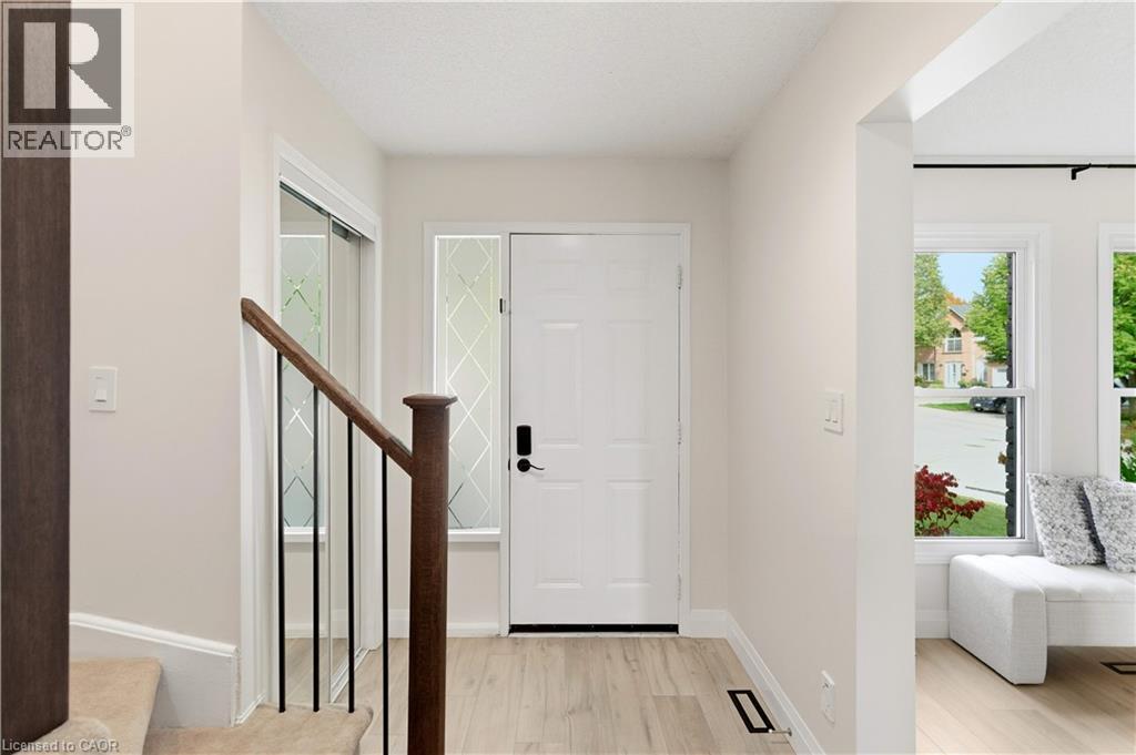 2 Giffin Road, Dundas, Ontario  L9H 6S1 - Photo 4 - 40779616