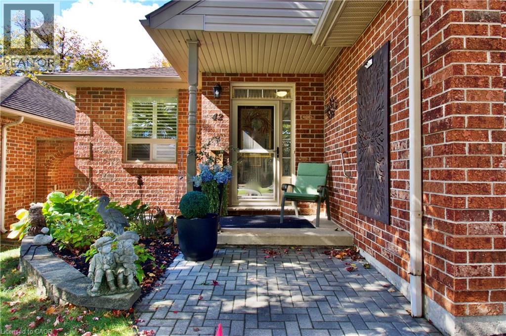 42 Greentrail Drive, Hamilton, Ontario  L0R 1W0 - Photo 3 - 40779566