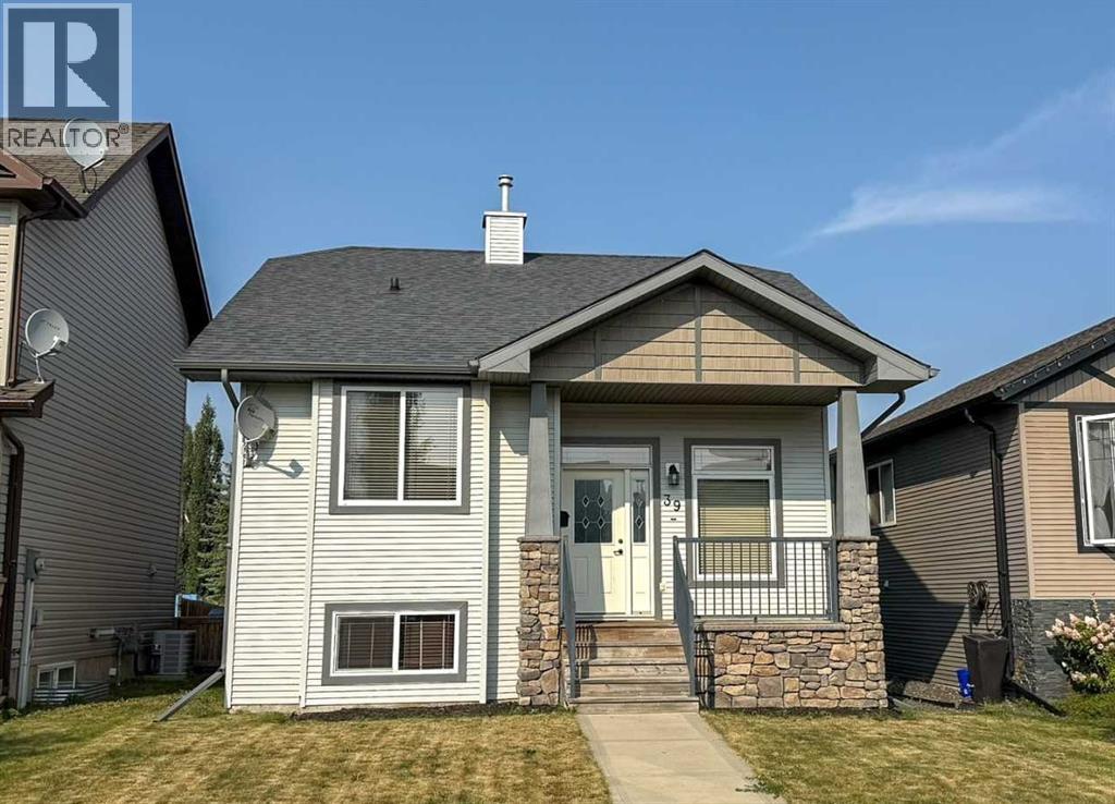 39 Reynolds Road, Sylvan Lake, Alberta  T4S 0C2 - Photo 1 - A2242808