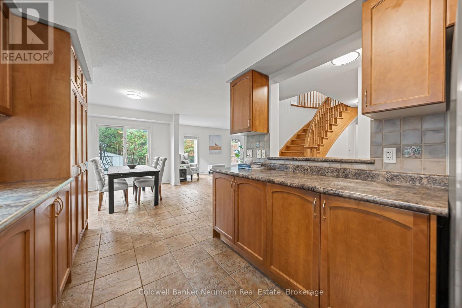 42 Mcarthur Drive, Guelph (Pineridge/westminster Woods), Ontario  N1L 1S2 - Photo 14 - X12465630