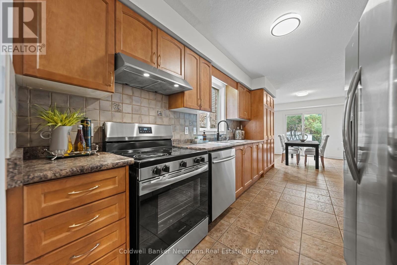 42 Mcarthur Drive, Guelph (Pineridge/westminster Woods), Ontario  N1L 1S2 - Photo 15 - X12465630