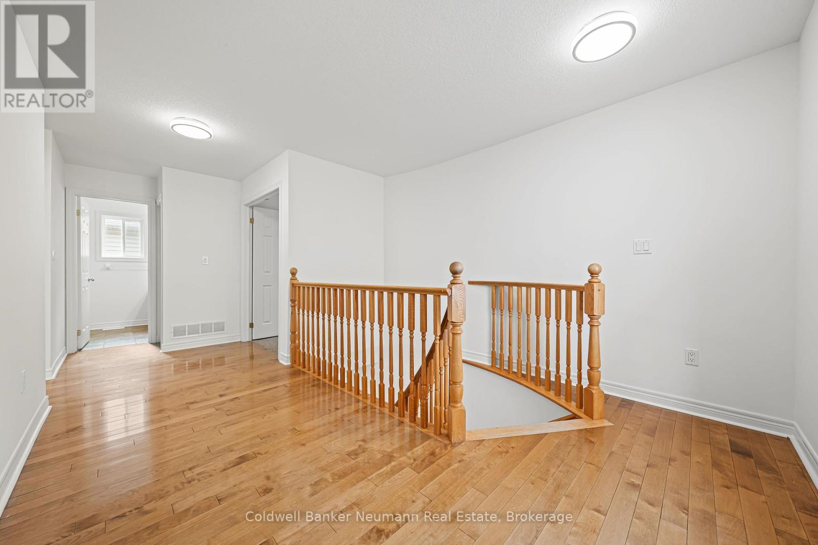 42 Mcarthur Drive, Guelph, Ontario  N1L 1S2 - Photo 23 - X12465630