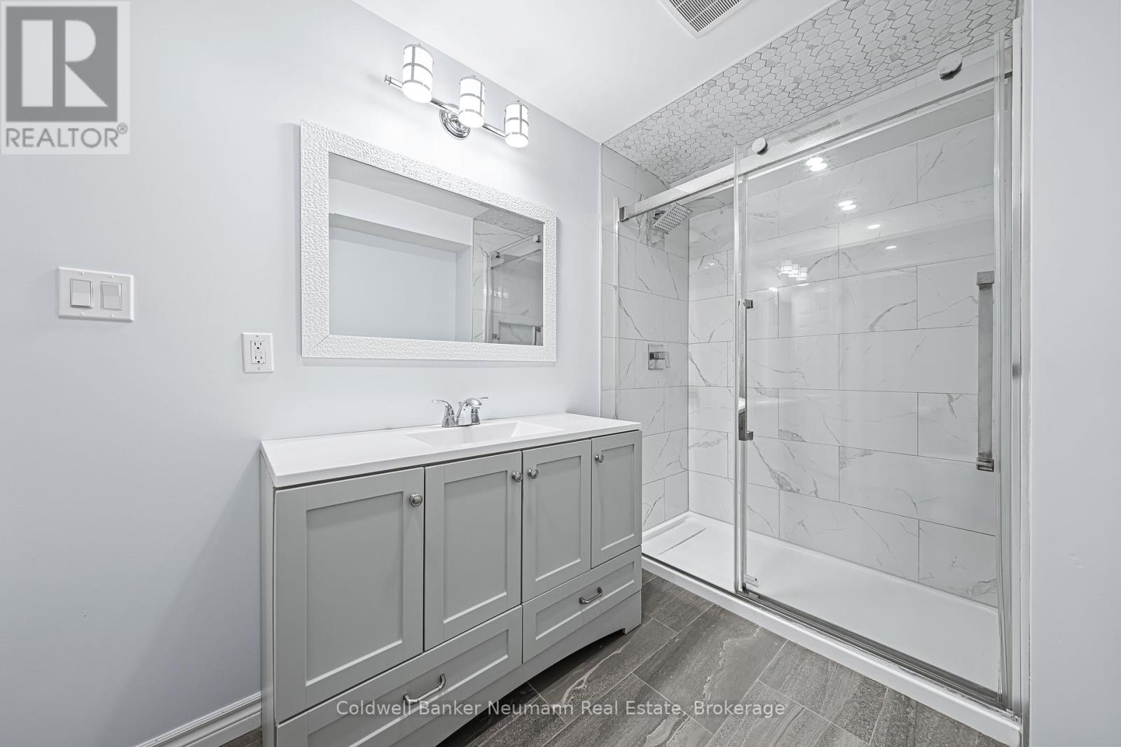 42 Mcarthur Drive, Guelph (Pineridge/westminster Woods), Ontario  N1L 1S2 - Photo 44 - X12465630