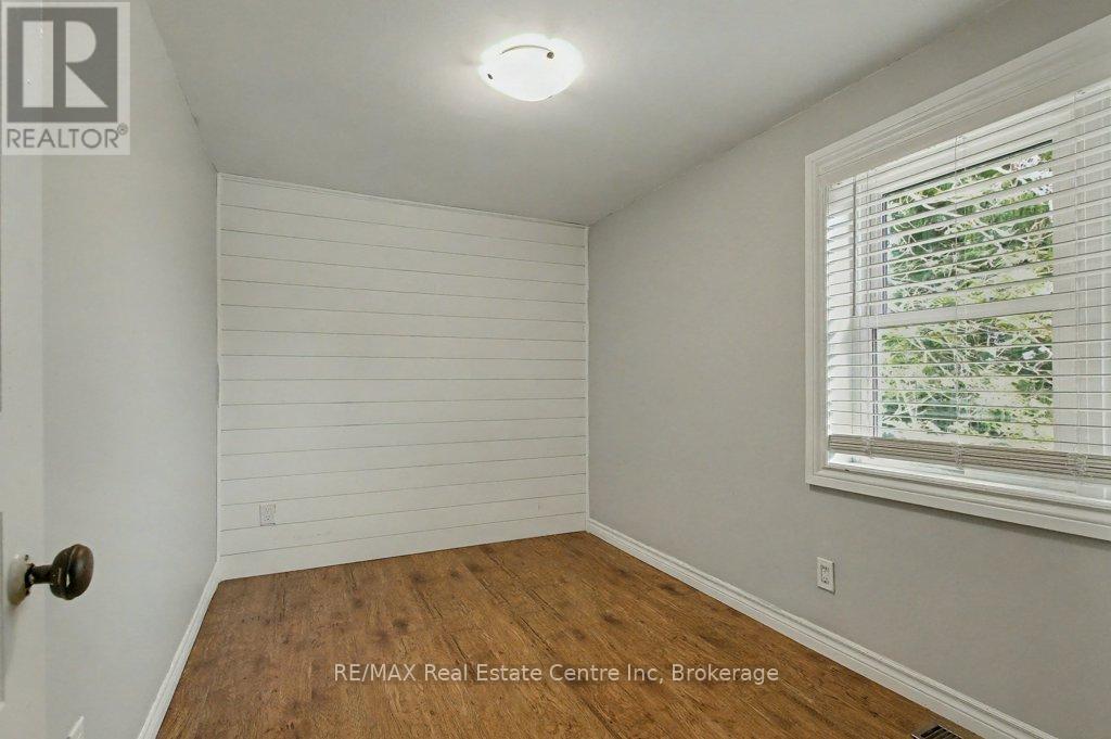 18 High Street, Mapleton, Ontario  N0G 2V0 - Photo 21 - X12465636