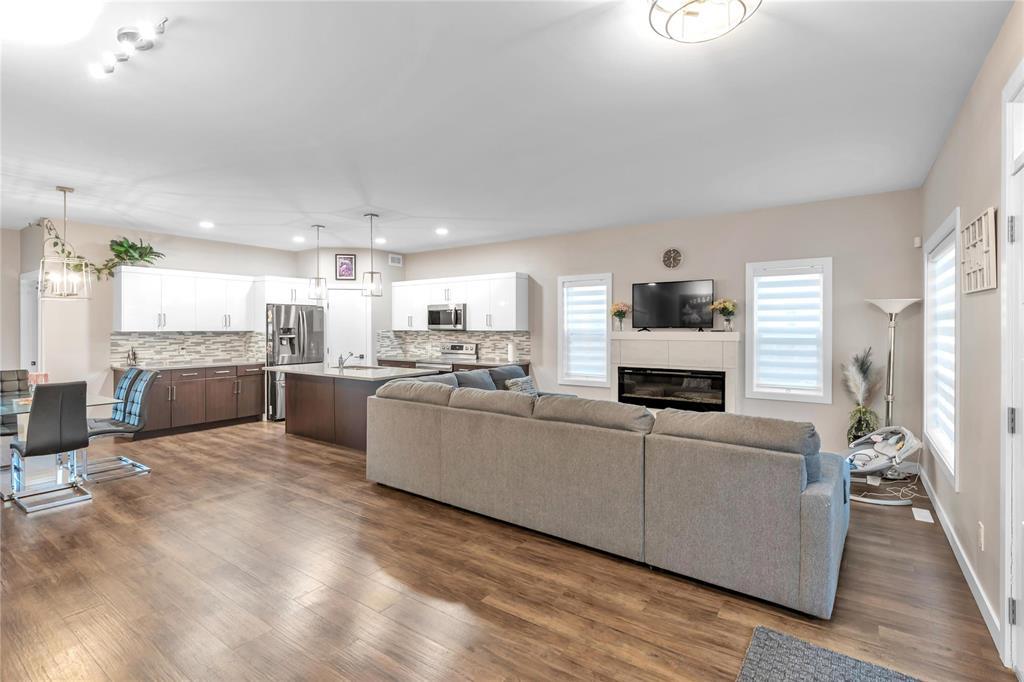 901 Vaughan Avenue, Selkirk, Manitoba  R1A 4N4 - Photo 4 - 202526698