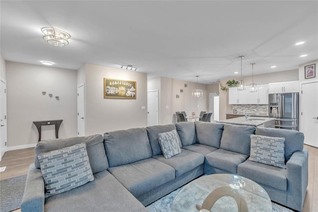 901 Vaughan Avenue, Selkirk, Manitoba  R1A 4N4 - Photo 6 - 202526698