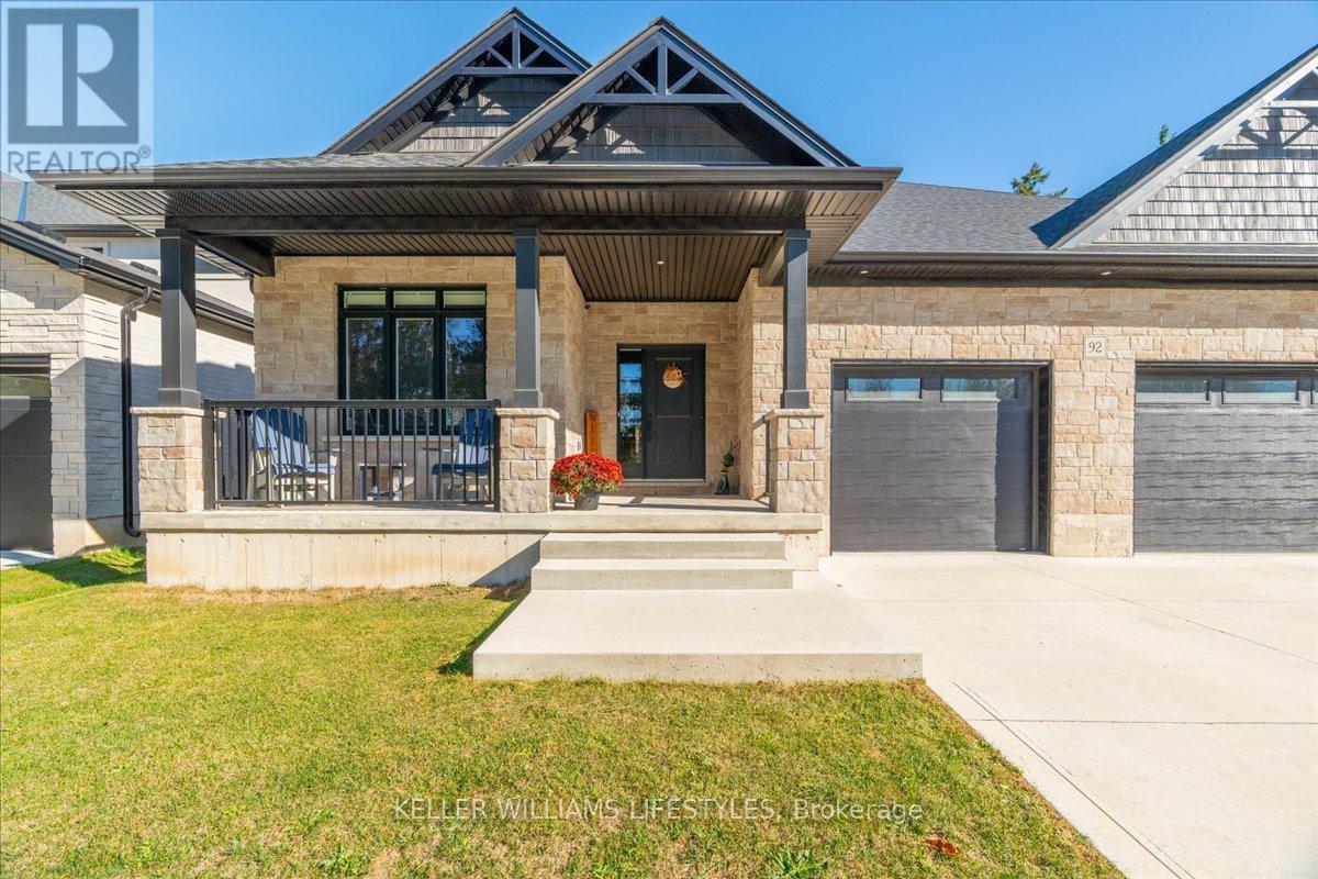 92 Queen Street, North Middlesex, Ontario  N0M 1A0 - Photo 2 - X12465658