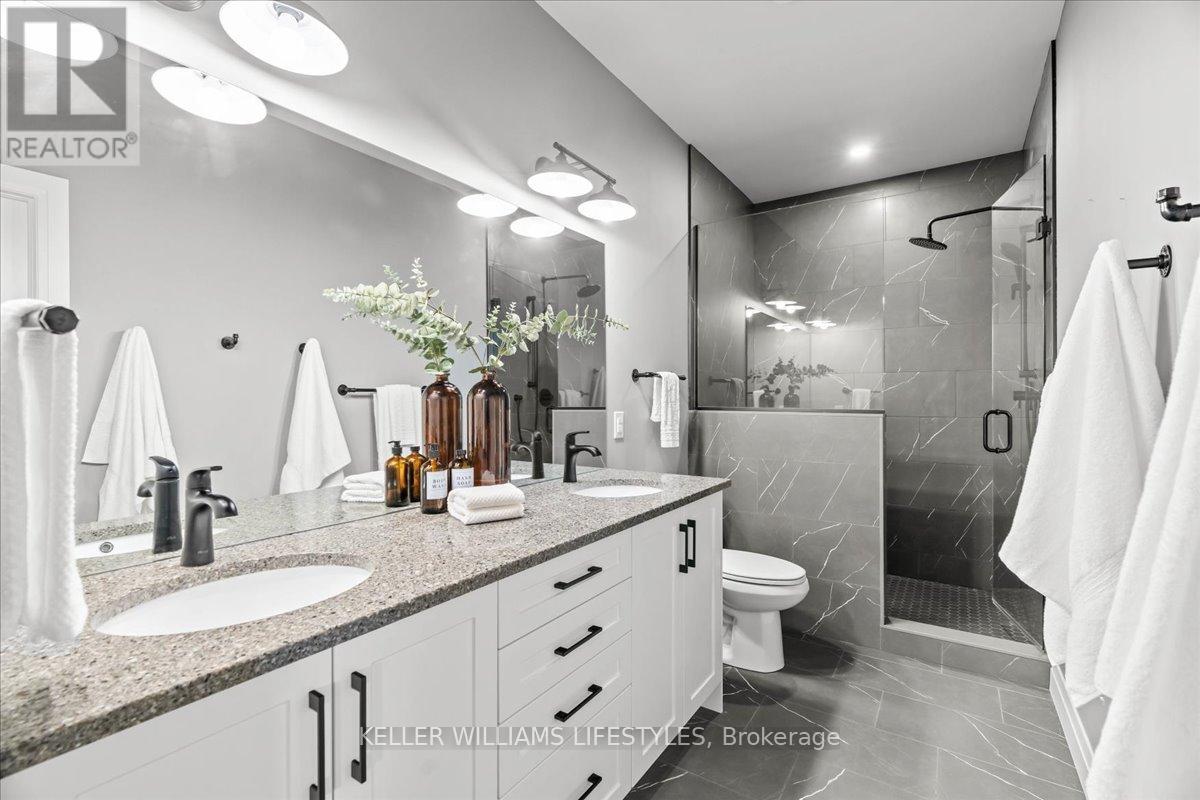 92 Queen Street, North Middlesex, Ontario  N0M 1A0 - Photo 25 - X12465658