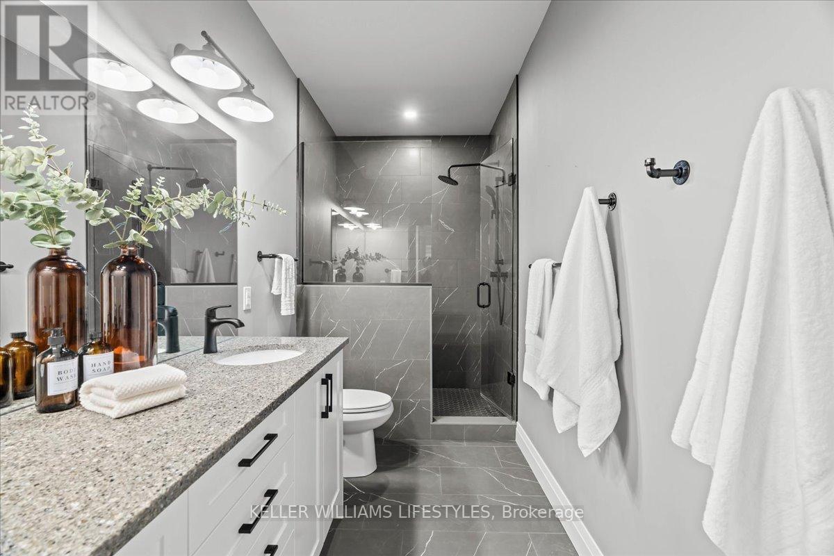 92 Queen Street, North Middlesex, Ontario  N0M 1A0 - Photo 26 - X12465658