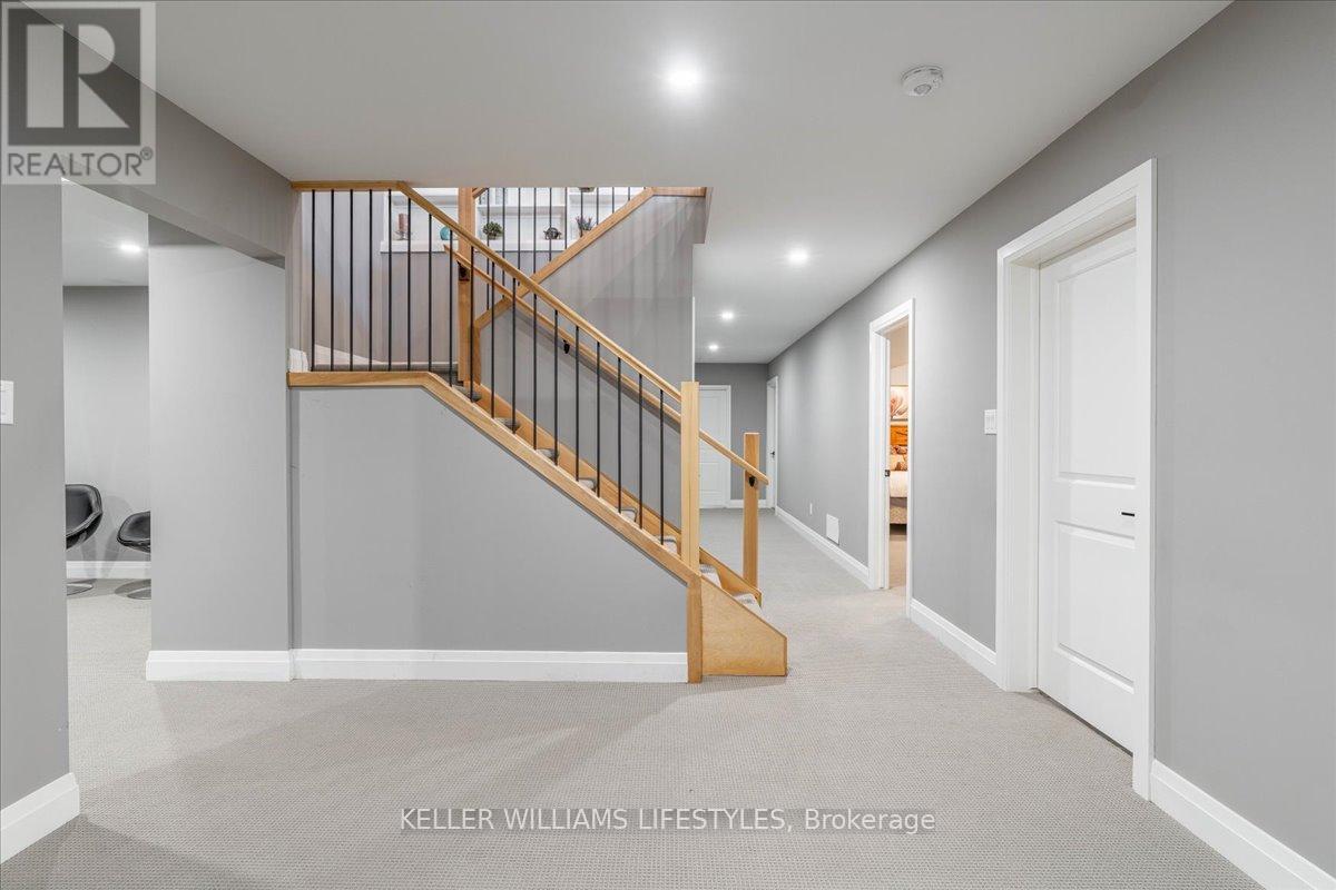 92 Queen Street, North Middlesex, Ontario  N0M 1A0 - Photo 30 - X12465658