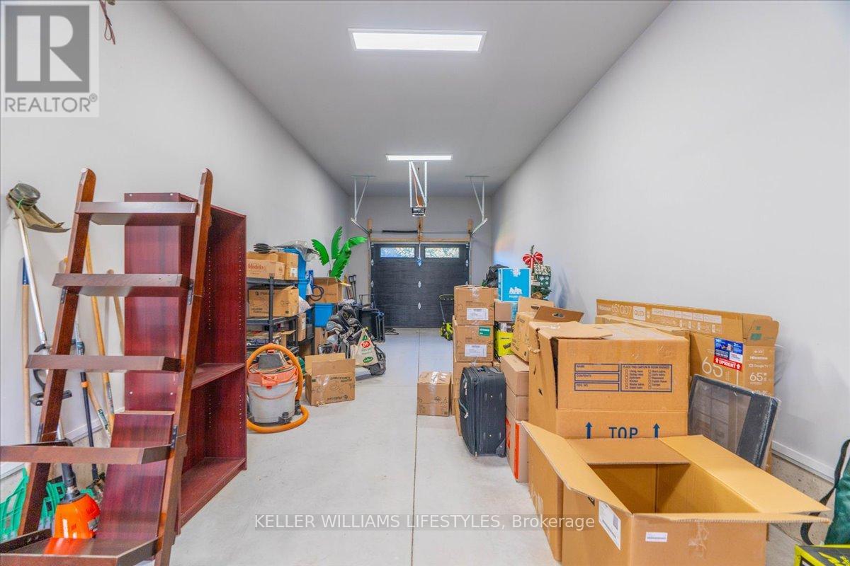 92 Queen Street, North Middlesex, Ontario  N0M 1A0 - Photo 46 - X12465658