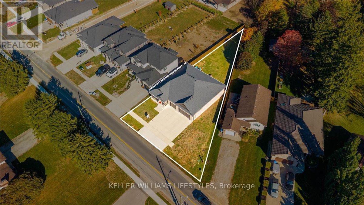 92 Queen Street, North Middlesex, Ontario  N0M 1A0 - Photo 48 - X12465658