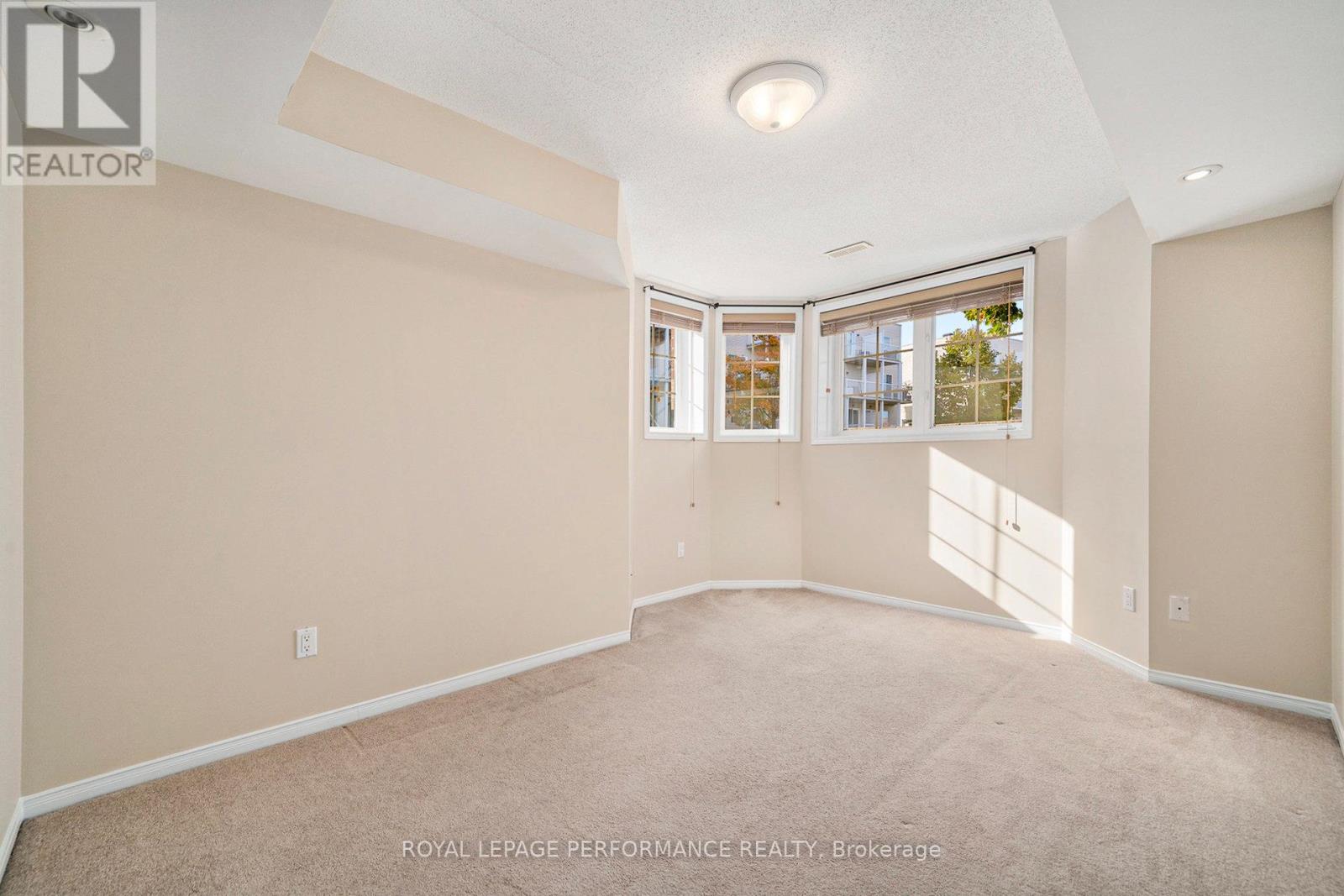 52 - 130 Berrigan Drive, Ottawa, Ontario  K2J 0J3 - Photo 10 - X12465602