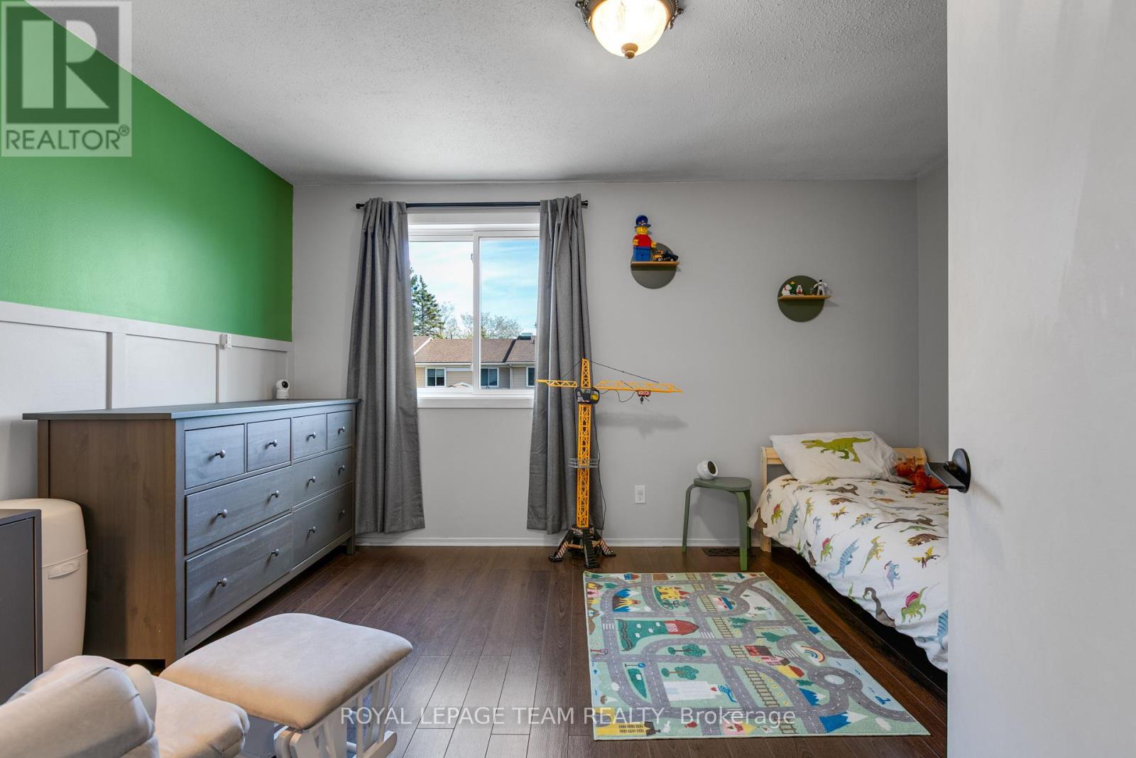 D - 114 Valley Stream Drive, Ottawa, Ontario  K2H 9E1 - Photo 22 - X12465696