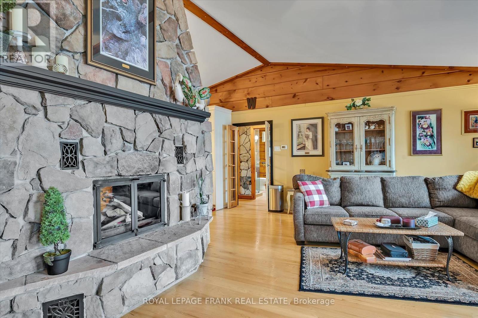 124 Fire Route 66, Trent Lakes, Ontario K0L 2J0 - Photo 15 - X12346379