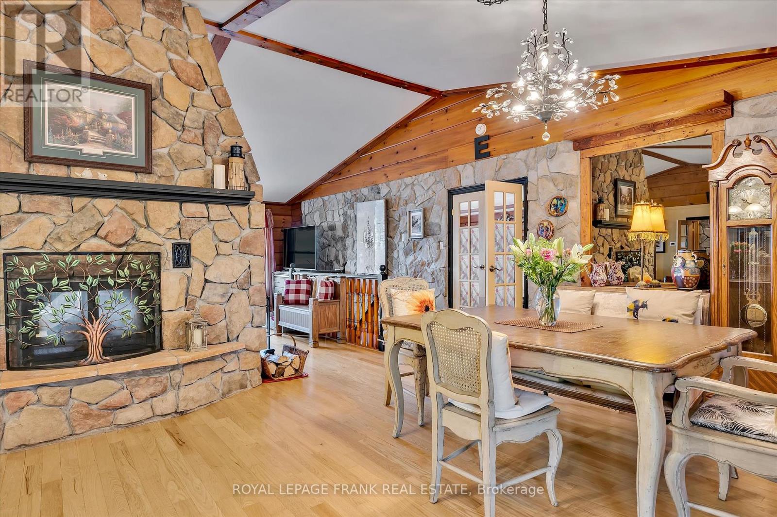 124 Fire Route 66, Trent Lakes, Ontario K0L 2J0 - Photo 11 - X12346379