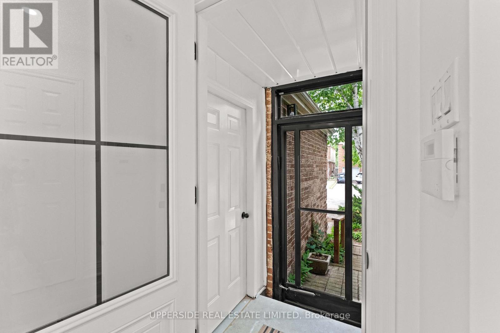 55 Thornbury Circle, Vaughan, Ontario  L4J 5C3 - Photo 4 - N12260313