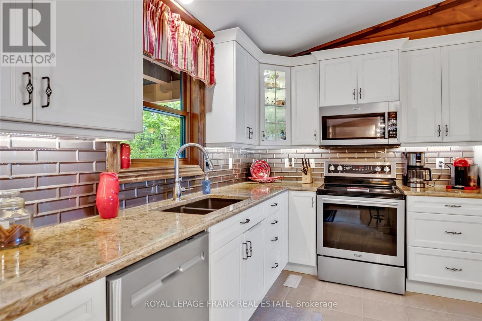 124 Fire Route 66, Trent Lakes, Ontario K0L 2J0 - Photo 7 - X12346379