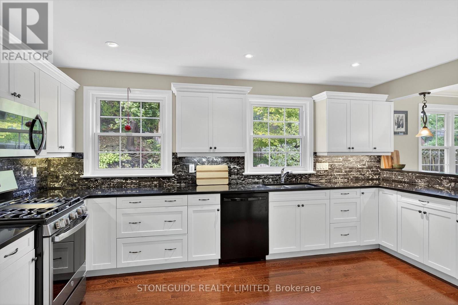 636 Homewood Avenue, Peterborough, Ontario  K9J 4V6 - Photo 13 - X12424360