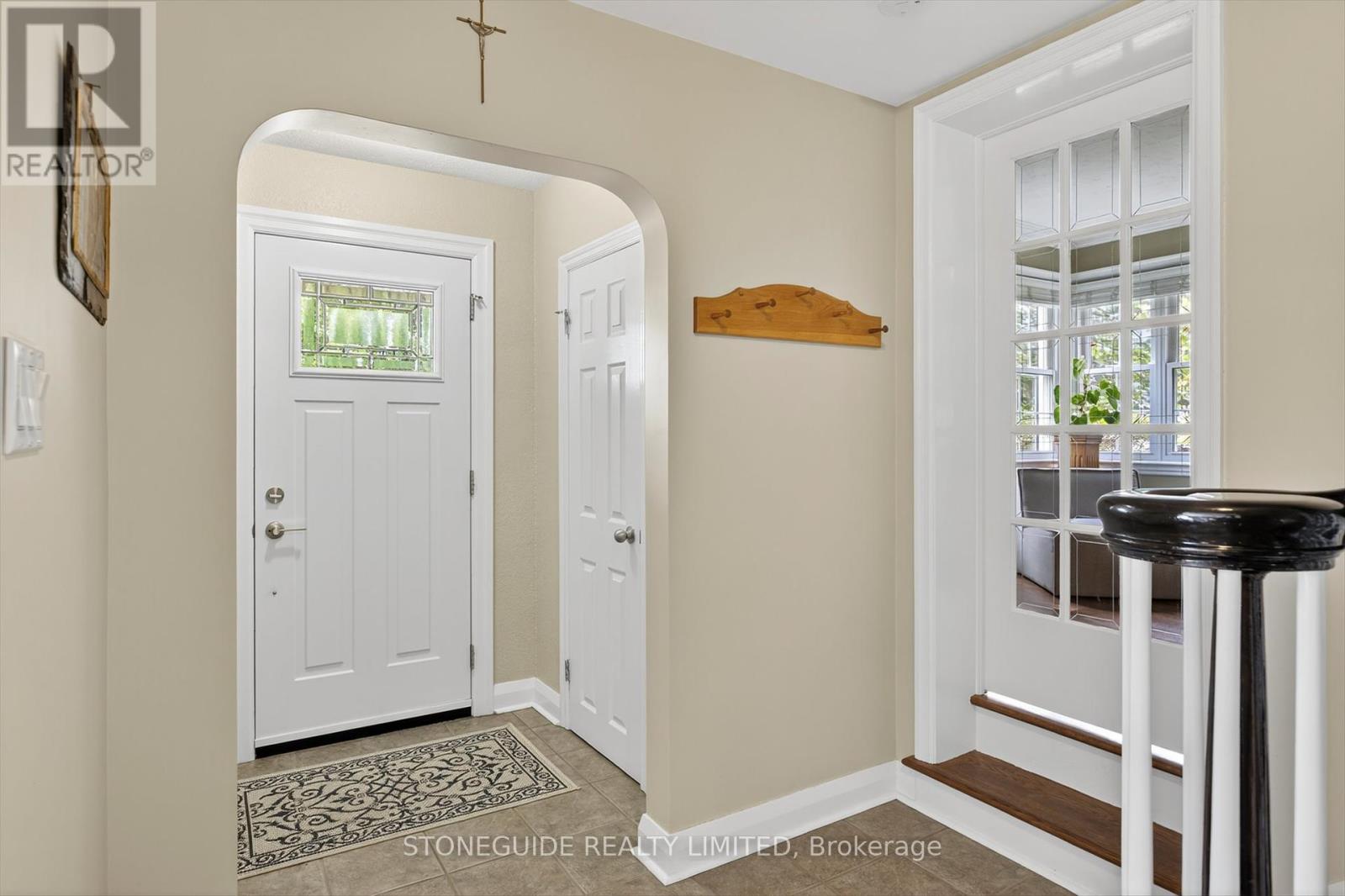 636 Homewood Avenue, Peterborough, Ontario  K9J 4V6 - Photo 2 - X12424360