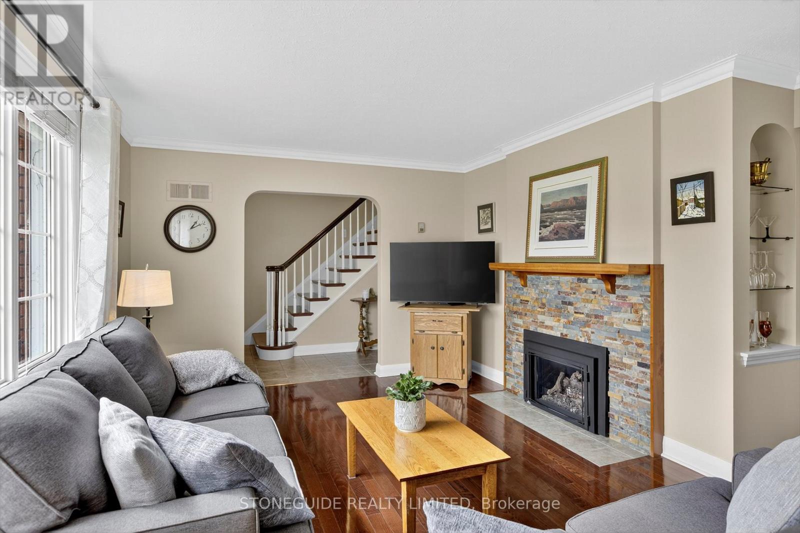 636 Homewood Avenue, Peterborough, Ontario  K9J 4V6 - Photo 5 - X12424360